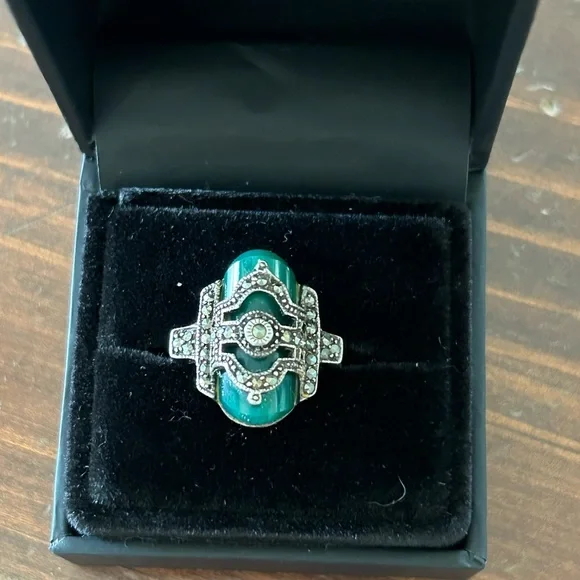 Women’s vintage jade and marcasite ring - Picture 3 of 3